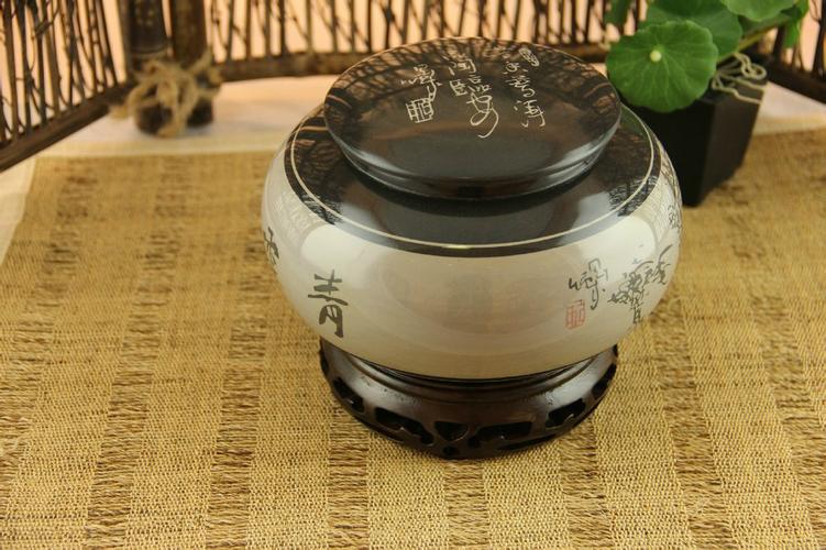 云南五色土宝艺术文化传播成立于2009年,是集建水紫陶产品